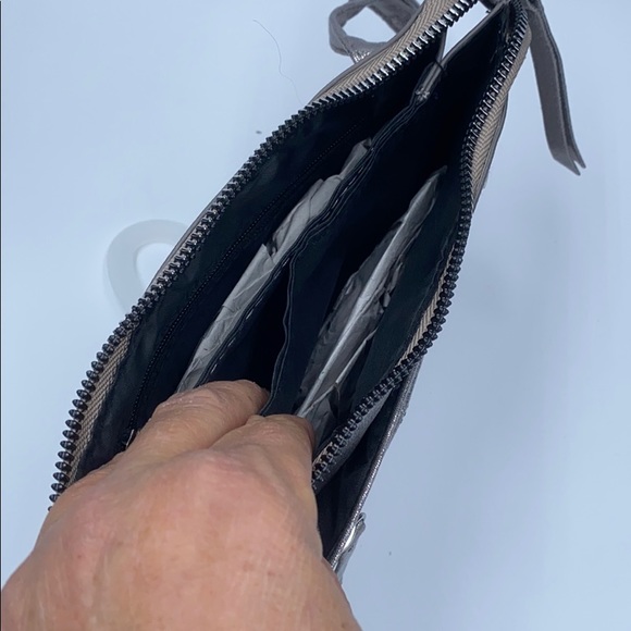 Small crossbody bag NWOT - Picture 2 of 3